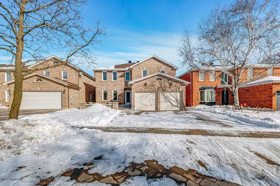 75 Somerset CRES, Richmond Hill, ON L4C 8N8