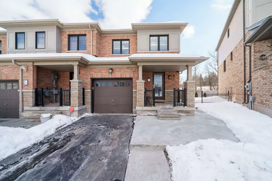 142 Crafter CRES, Hamilton, ON L8J 0H8