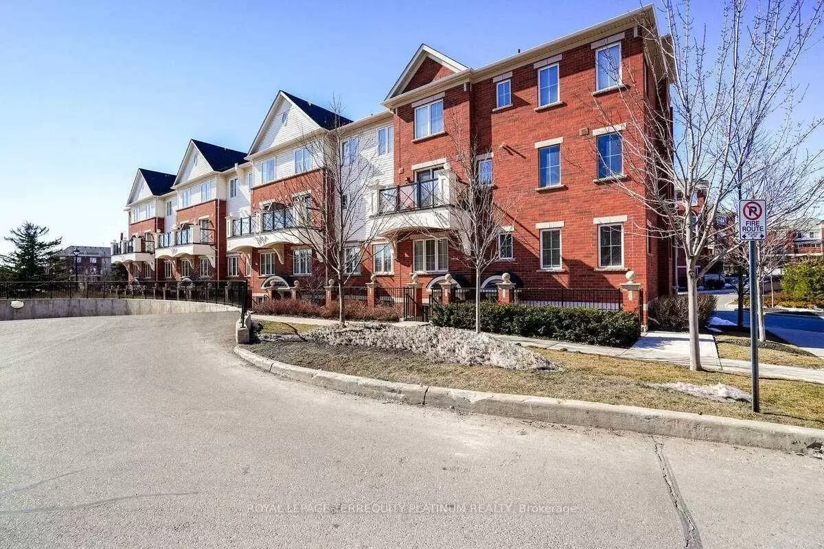 Oakville, ON L6H 0J2,2468 Post RD #23