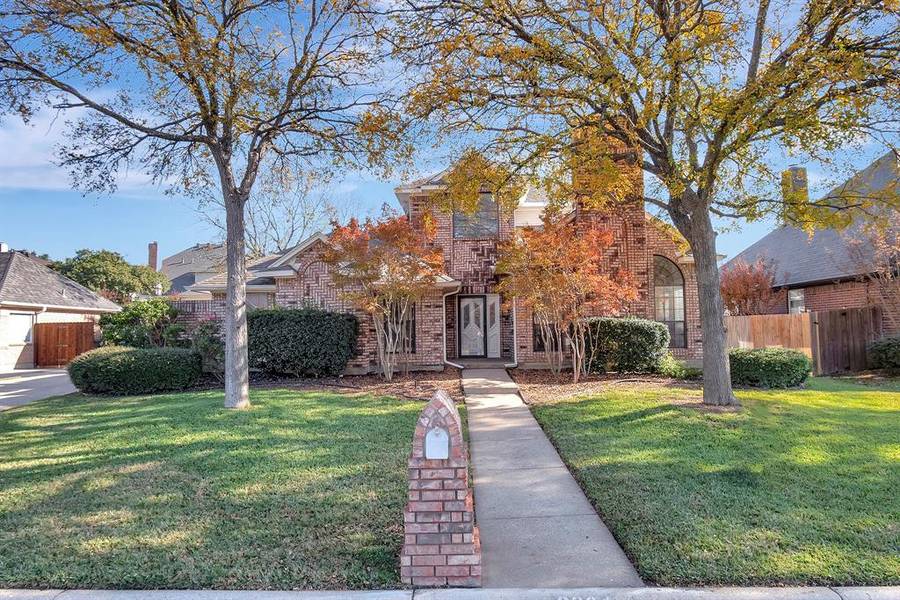 2804 Mesa Court, Hurst, TX 76054