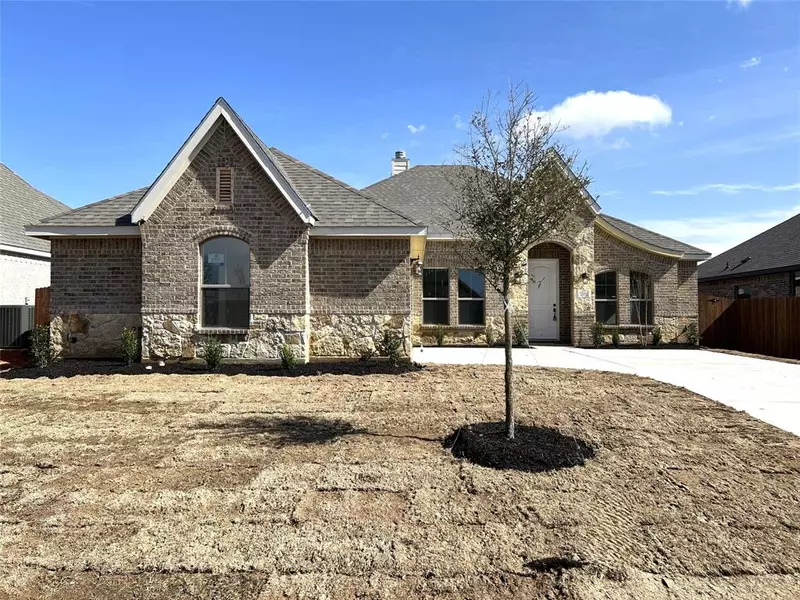 38 Harrier Street, Joshua, TX 76058