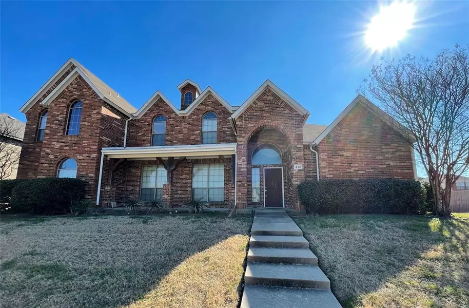 212 Wellington Drive, Desoto, TX 75115