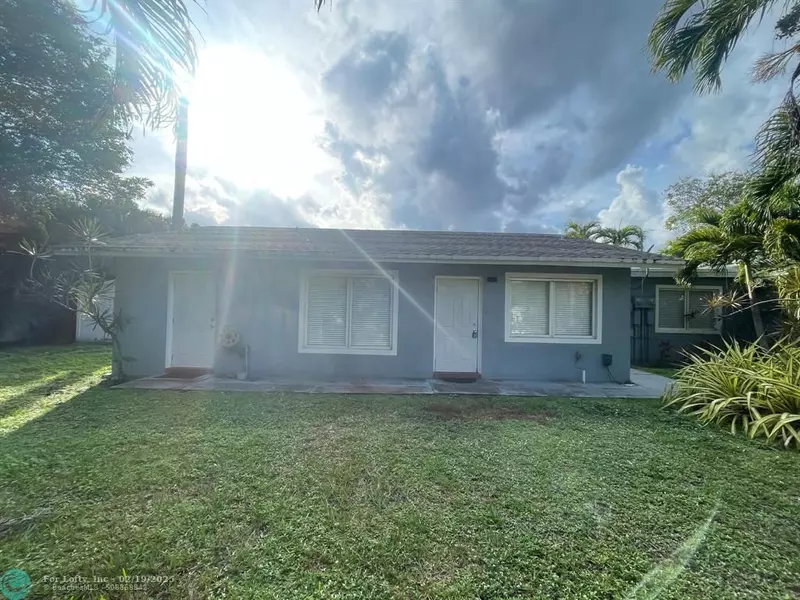 35 NE 3rd St  #B, Dania Beach, FL 33004