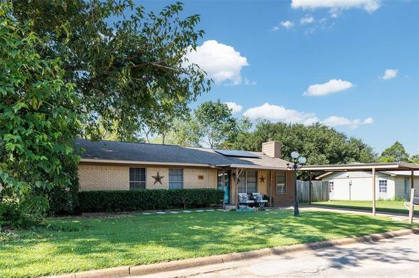 411 E Pine Street,  Malakoff,  TX 75148