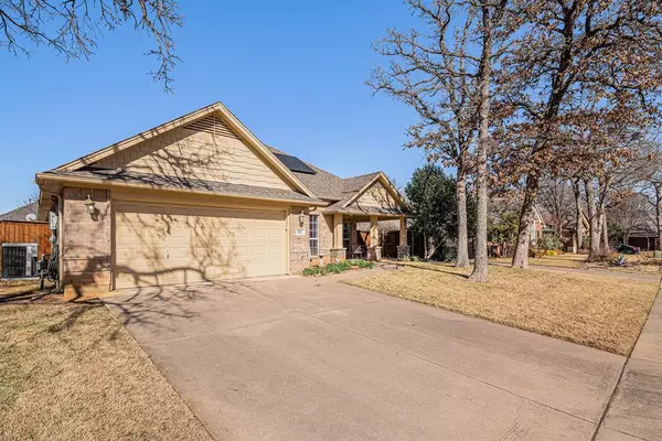 Burleson, TX 76028,813 Royal Oak Lane