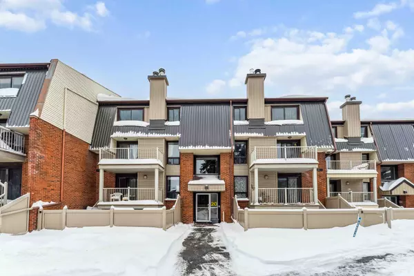 20 Sweetbriar CIR #2, Barrhaven, ON K2J 2K4