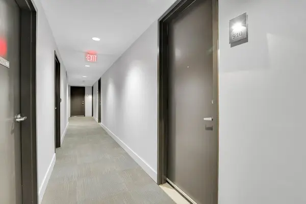 Dows Lake - Civic Hospital And Area, ON K1S 4P4,100 Champagne AVE S #910