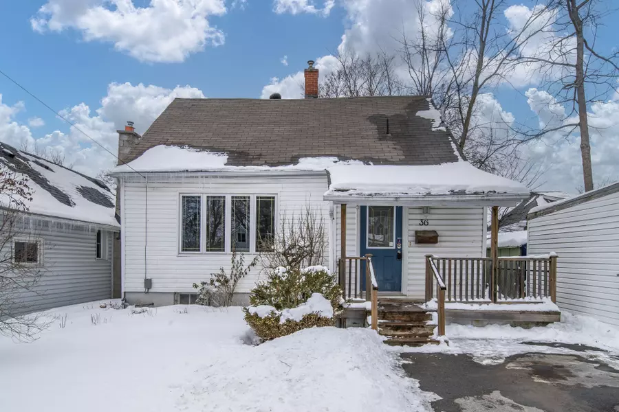 36 Kingscourt AVE, Kingston, ON K7K 4N7