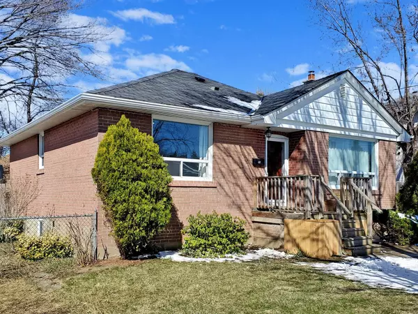 22 Chappel Hill RD, Toronto W05, ON M3M 1M2