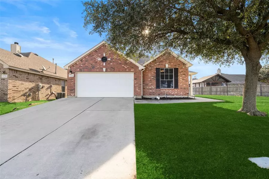 13784 Trail Stone Lane, Fort Worth, TX 76052