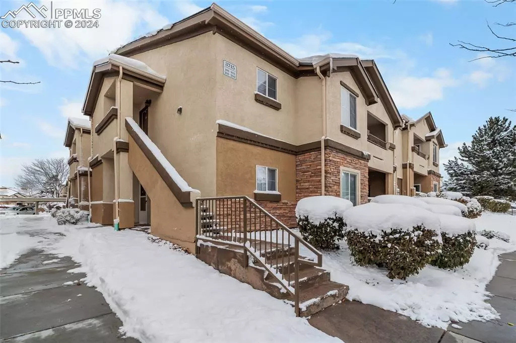 Colorado Springs, CO 80922,3715 Riviera GRV #201