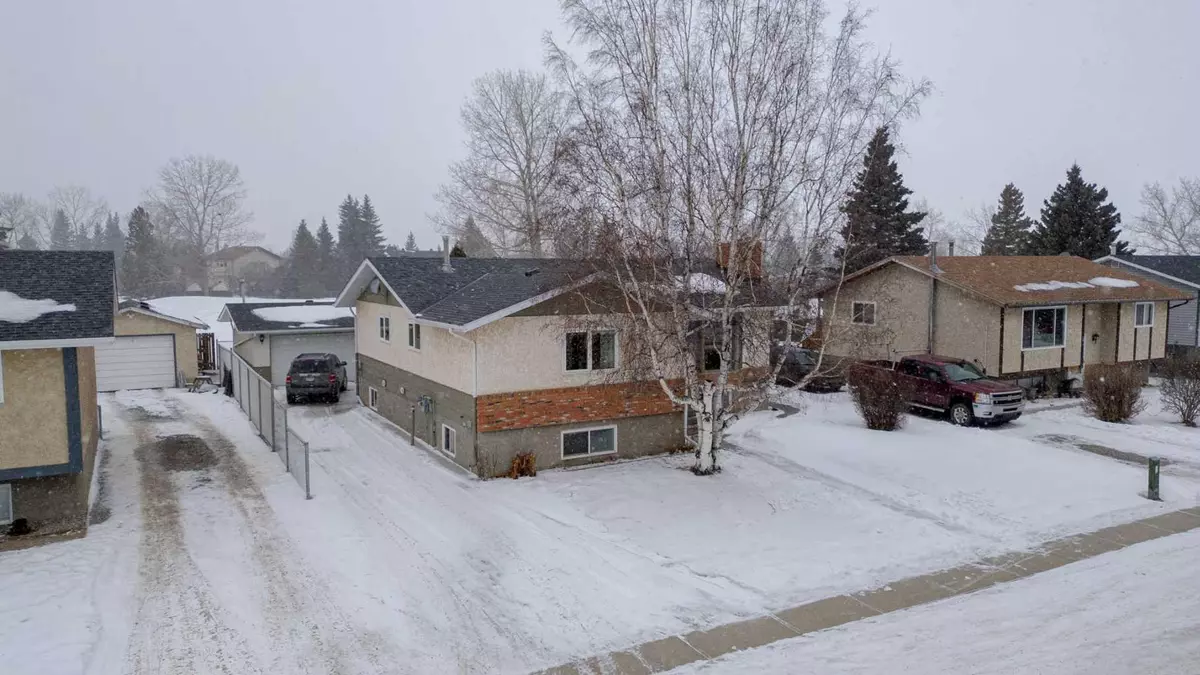 Olds, AB T4H 1B1,4001 Silverthorn RD