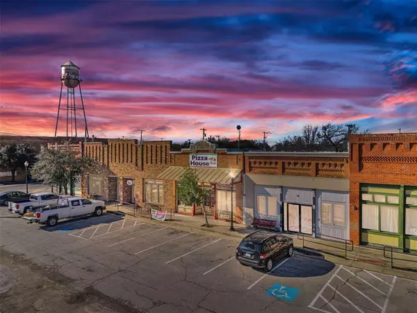 106 N Main Street, Palmer, TX 75152