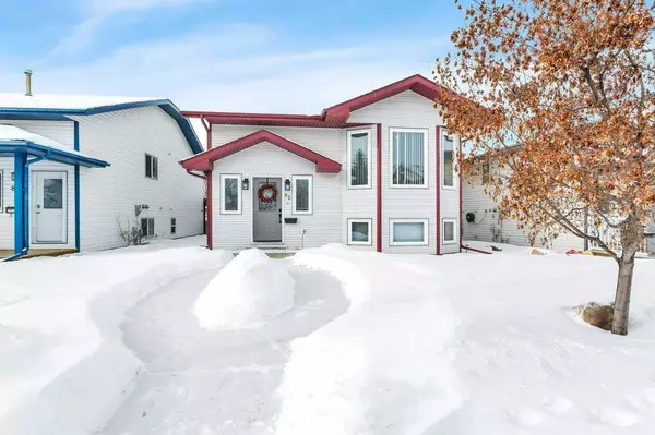 82 Addington DR, Red Deer, AB T4R 2Y4