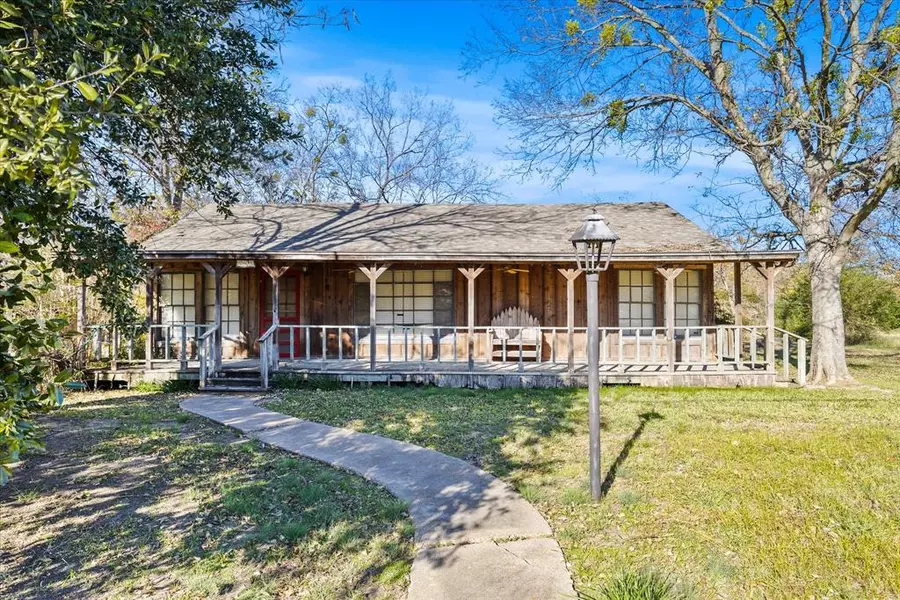 555 E James Street, Wills Point, TX 75169