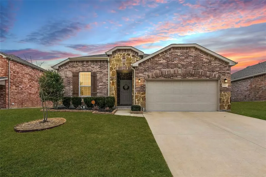 537 Running Water Trail, Fort Worth, TX 76131