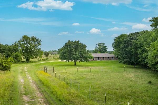 450 Vz County Road 2606, Mabank, TX 75147