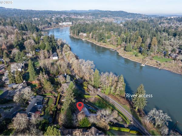 Lake Oswego, OR 97034,17075 OLD RIVER DR