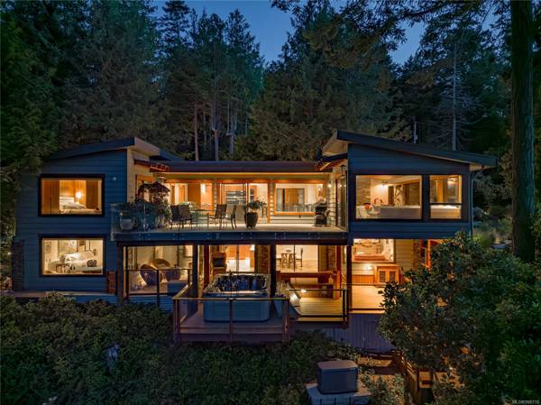 7909 Bedwell Dr, Pender Island, BC V0N 2M2