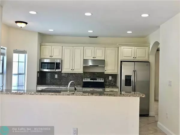 Weston, FL 33331,16422 Sapphire Pl