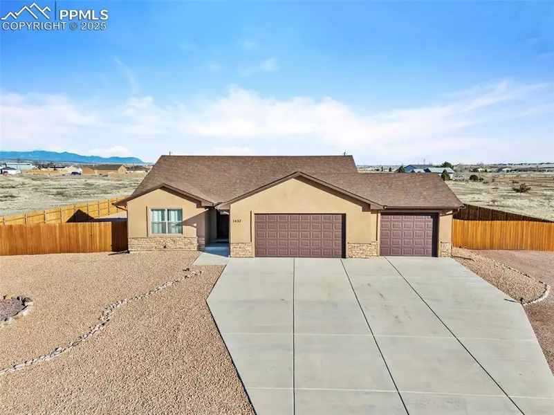 1437 E Escondido DR, Pueblo West, CO 81007