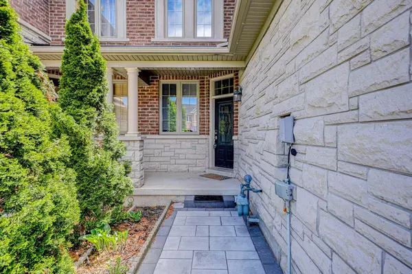 Richmond Hill, ON L4S 2P6,31 Cedarcrest CRES