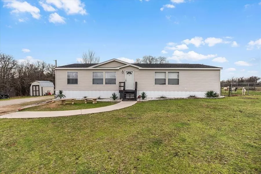 214 County Road 3432, Paradise, TX 76073