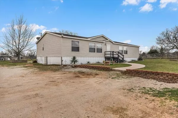 Paradise, TX 76073,214 County Road 3432