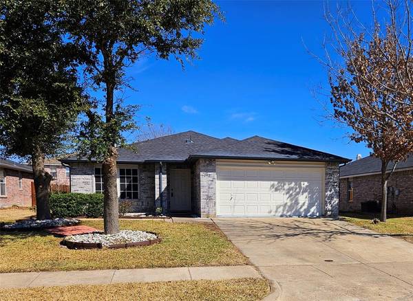 2912 Santa Sabina Drive, Grand Prairie, TX 75052