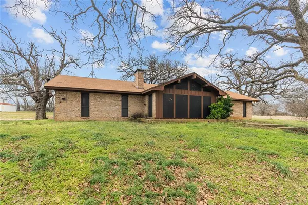 11458 State Highway 171, Covington, TX 76636