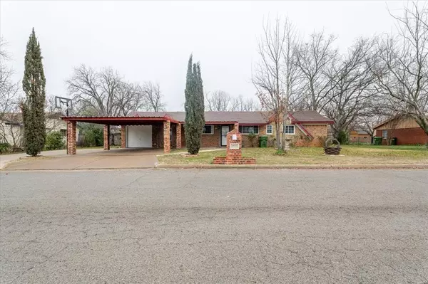 1703 SE 22nd Avenue, Mineral Wells, TX 76067