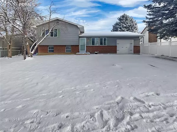 6878 Millbrook CIR, Fountain, CO 80817