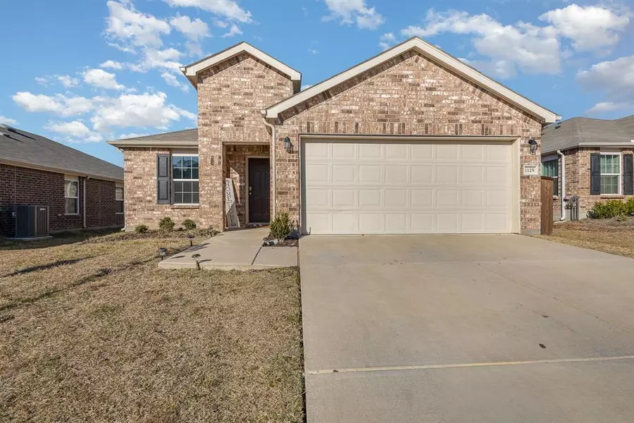 1125 Waggoner Drive, Aubrey, TX 76227