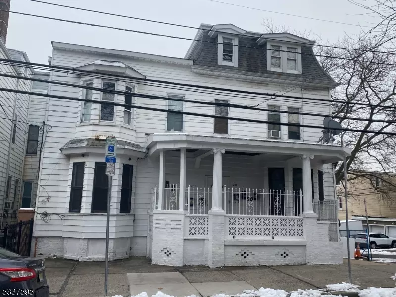 207 Garside St, Newark City, NJ 07104