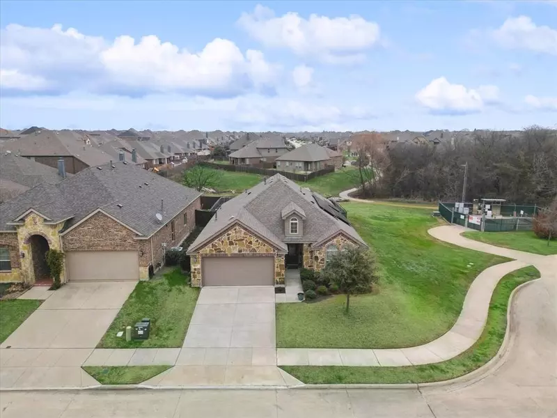 1917 LakeWood Trail, Little Elm, TX 75068