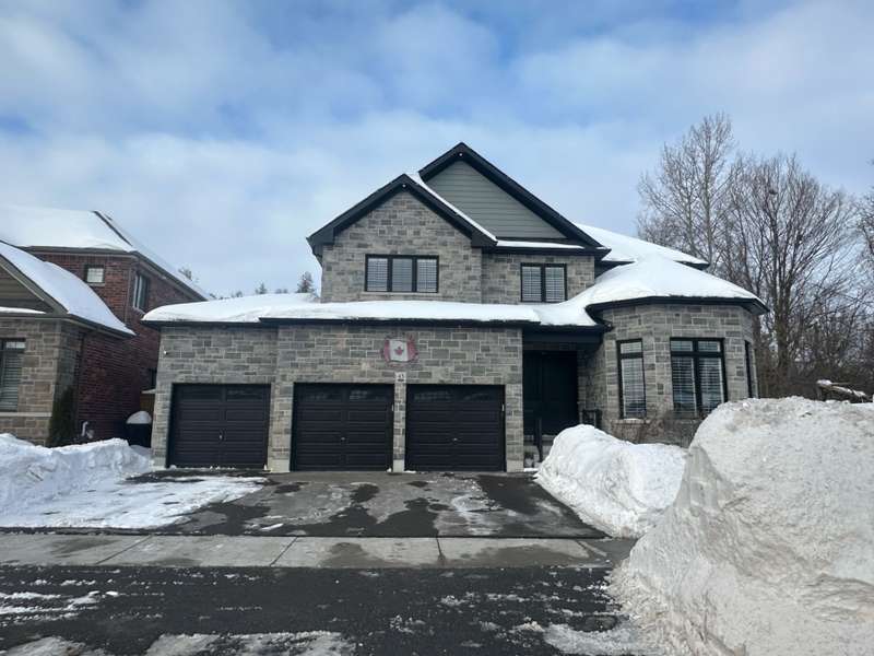 43 Harry Lee CRES, Clarington, ON L1C 7G5