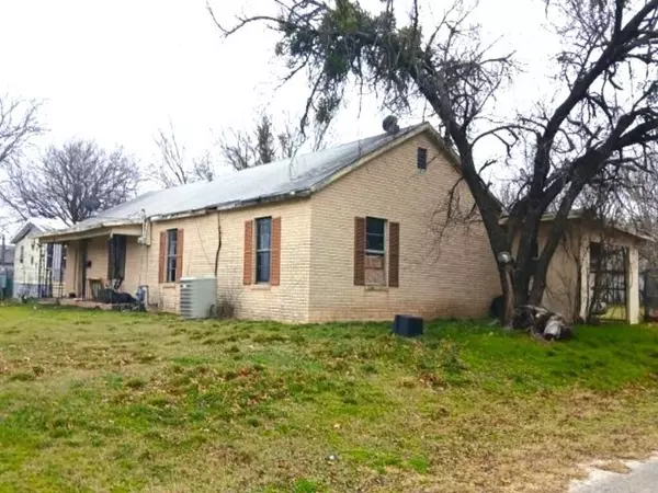 Henrietta, TX 76365,501 S Clay Street