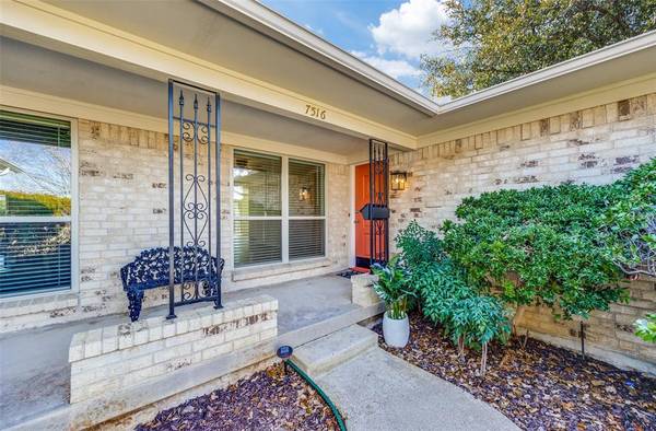 Dallas, TX 75230,7516 Meadow Oaks