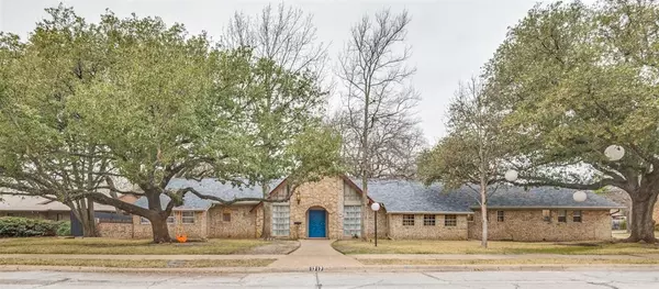 Irving, TX 75061,1717 Live Oak Drive