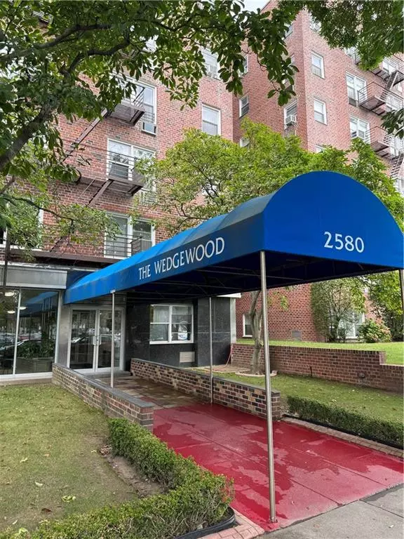 2580 Ocean Pkwy #4L, Brooklyn, NY 11235