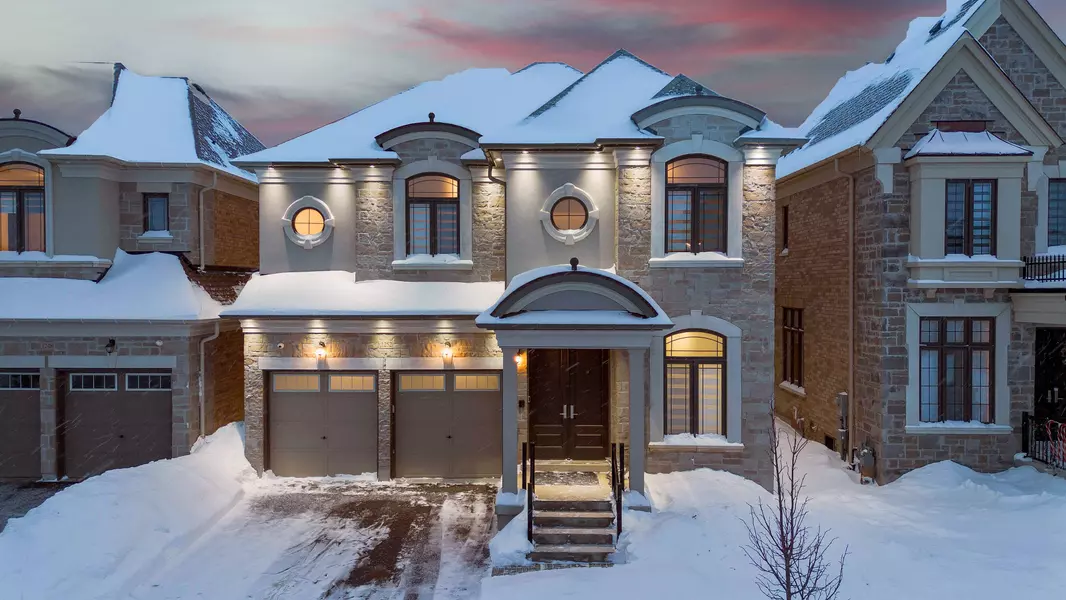 1252 Queens Plate RD, Oakville, ON L6M 5M2