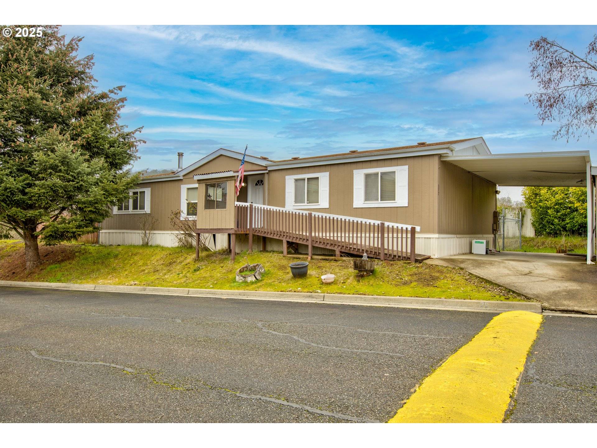 Roseburg, OR 97471,377 RIVER PLACE DR #20