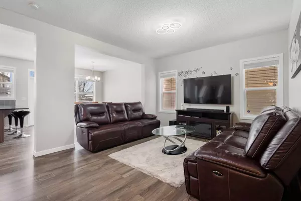 Calgary, AB T2X 0T2,436 Walden Mews SE