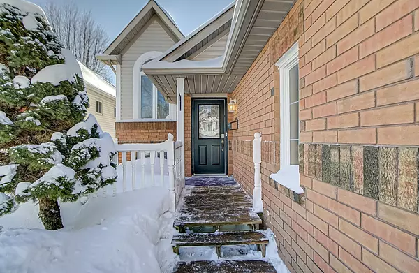 Oshawa, ON L1G 7X8,425 Elmwood CT