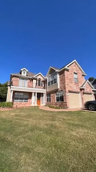 5015 TOFTREES Drive, Arlington, TX 76016