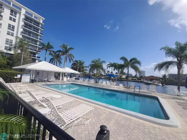 Fort Lauderdale, FL 33308,6391 Bay Club Dr  #4