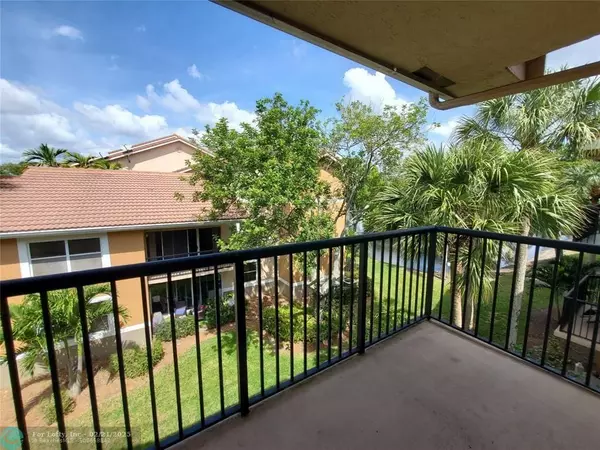 Coral Springs, FL 33067,8977 Wiles Rd  #302