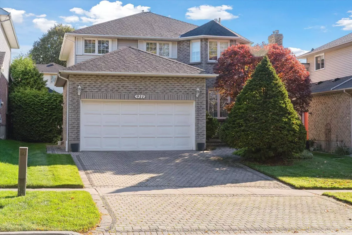 Oshawa, ON L1K 2G6,911 Peggoty CIR