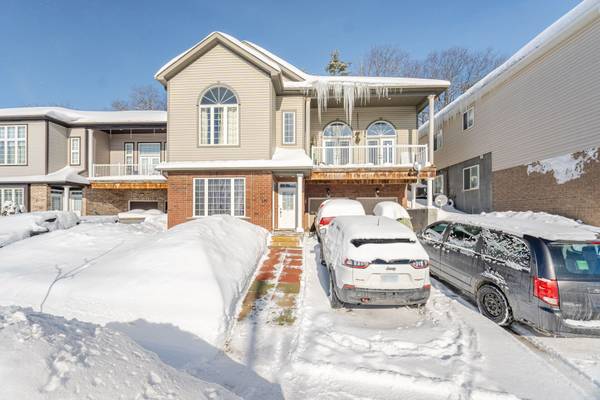 330 Edgehill DR, Barrie, ON L4N 9X4