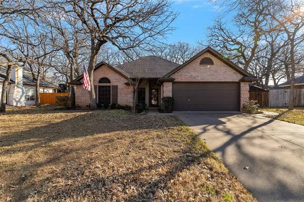 705 Parkridge Boulevard, Burleson, TX 76028